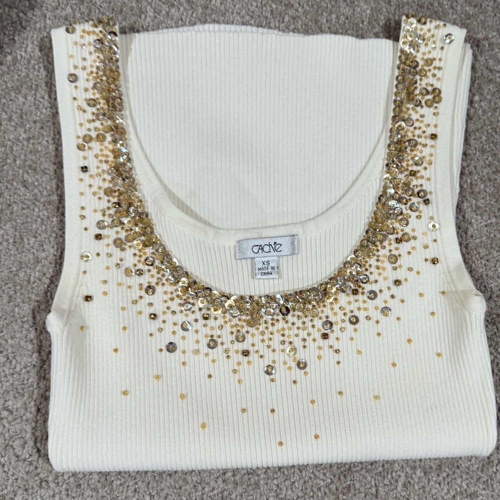 White Cache Top With Gold Sequence. - image 1